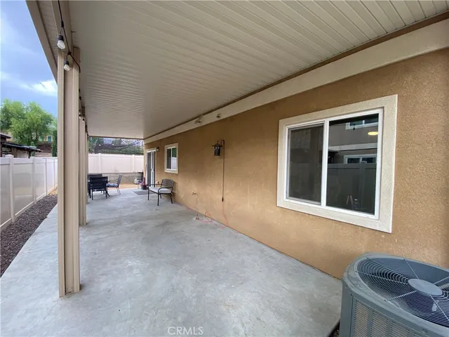 a view of livingroom with furniture
