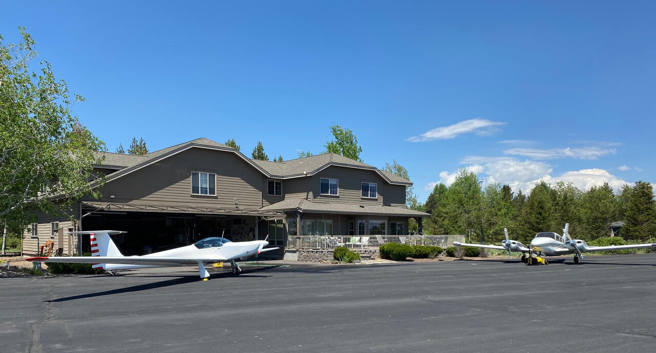56902 River Road, Unit 6 Sunriver, OR 97707 - Photo 41 of 44 Exterior Back