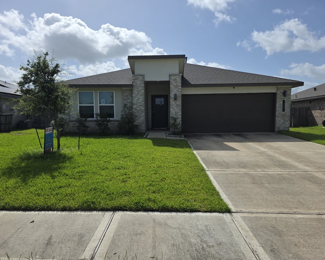 Lovely 4/2/2 in Rodeo Palms on a quiet street.