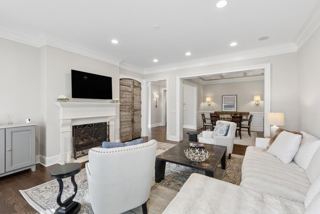 3585 Roxboro Road Northeast, Unit 6 Atlanta, GA 30326 - Photo 2 of 51