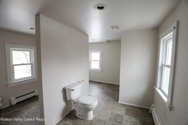 $2,150 | 180 Broadway, Unit A, Port Ewen, NY 12466