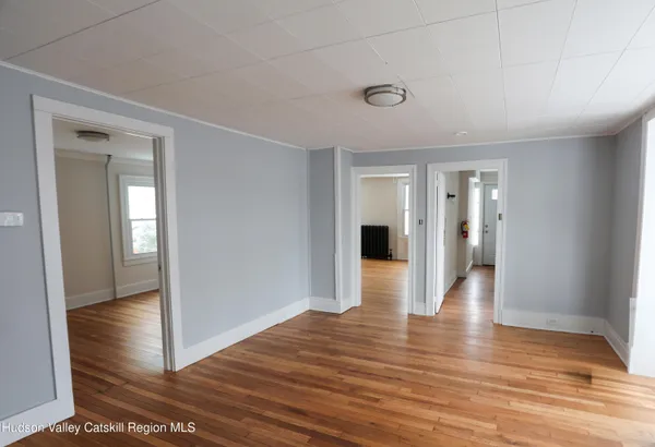 $2,000 | 180 Broadway, Unit A, Port Ewen, NY 12466