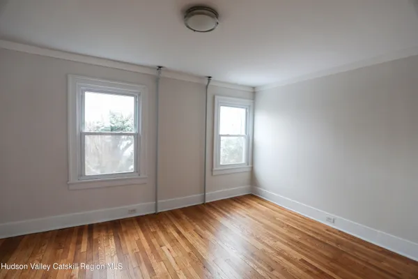 $2,000 | 180 Broadway, Unit A, Port Ewen, NY 12466