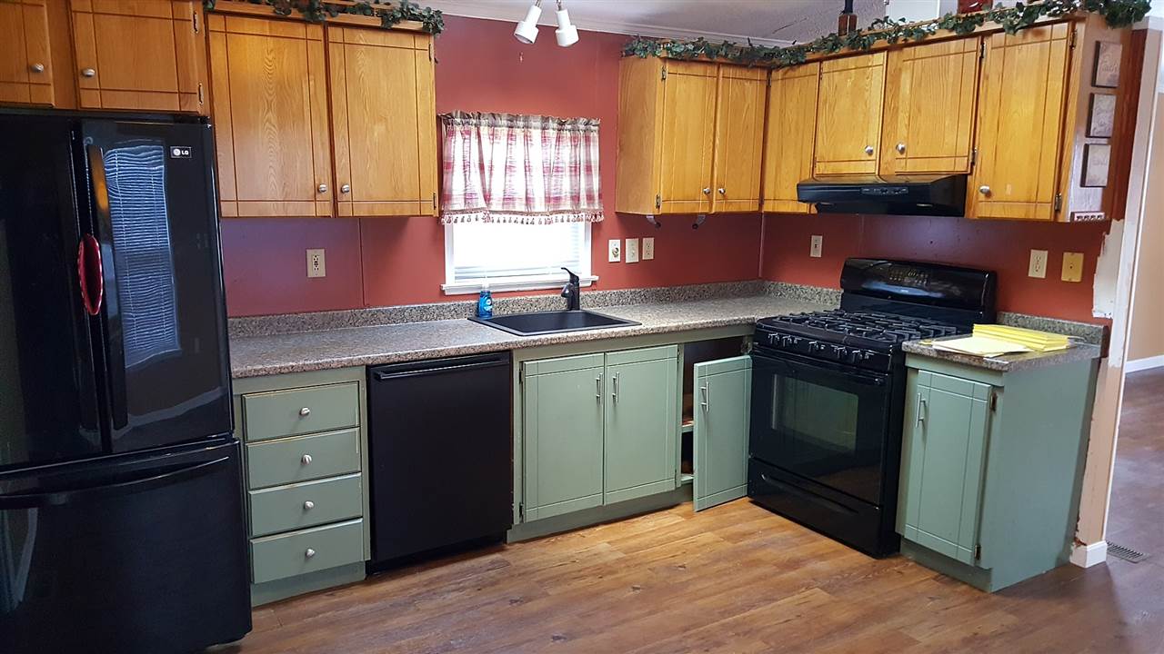5 Billings Mobile Manor, Unit 5 Rutland, VT 05701 - Photo 3 of 13 Gallery Image 3