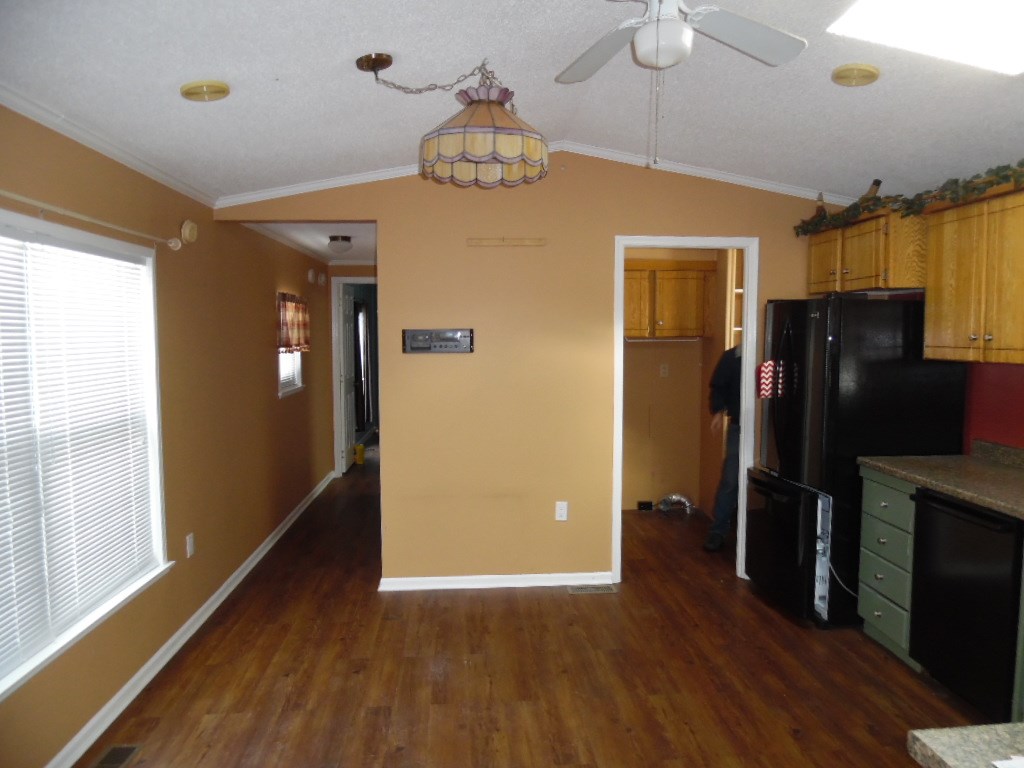 5 Billings Mobile Manor, Unit 5 Rutland, VT 05701 - Photo 4 of 13 Gallery Image 4