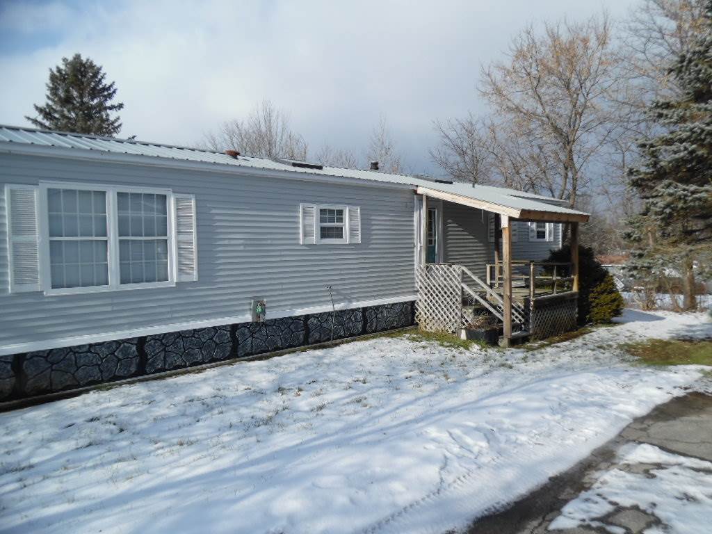 5 Billings Mobile Manor, Unit 5 Rutland, VT 05701 - Photo 5 of 13 Gallery Image 5