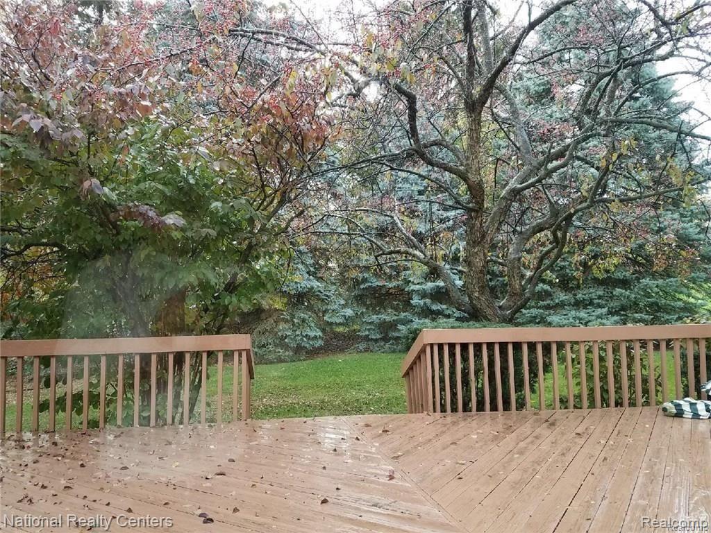 31101 Claymore Road Farmington Hills, MI 48331 - Photo 16 of 36