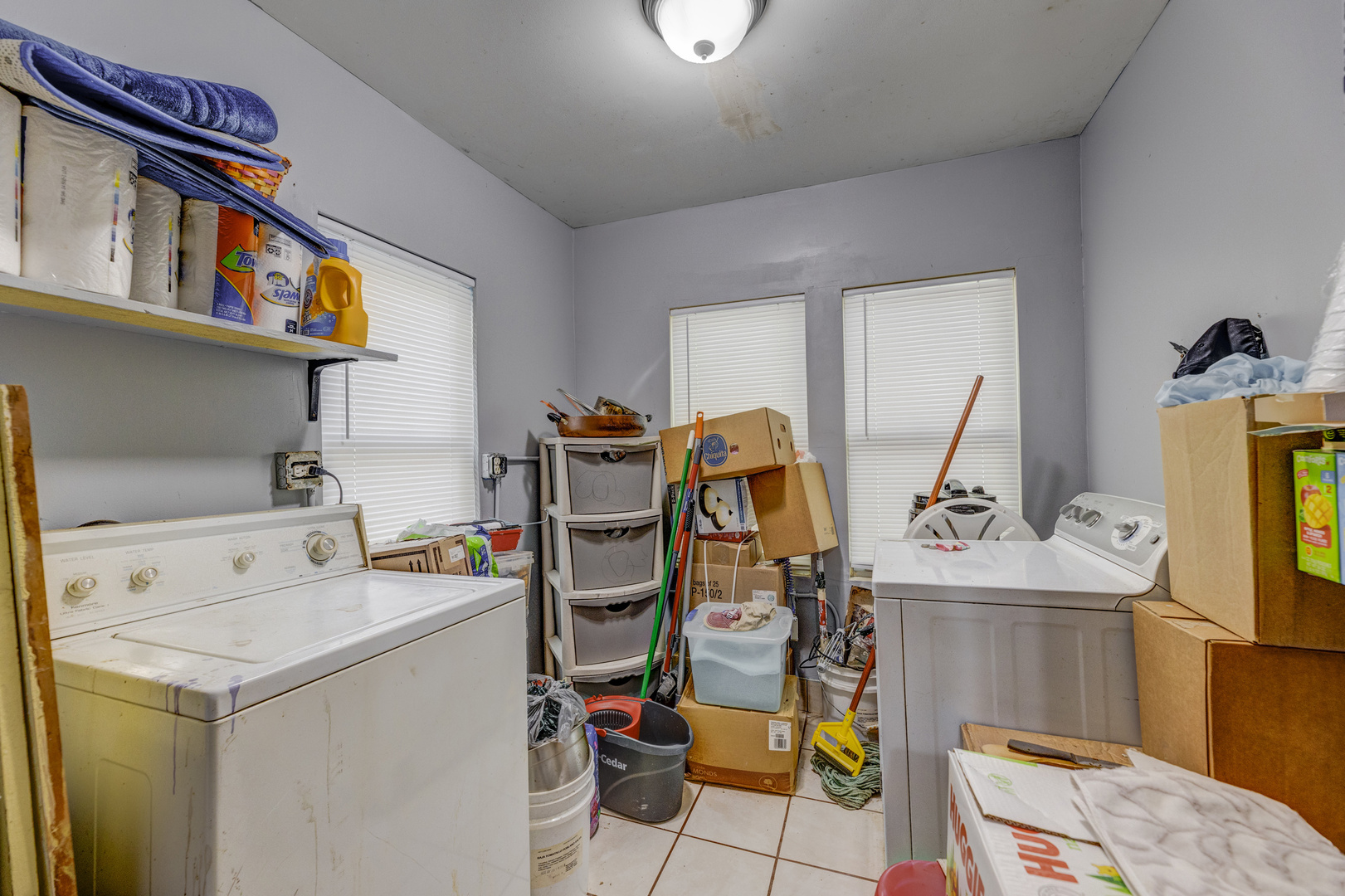 2208 West 54th Place Chicago, IL 60609 - Photo 16 of 18 a utility room with dryer and washer