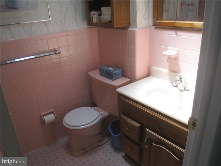 2907 Gelena Road Philadelphia, PA 19152 - Photo 9 of 17 Gallery Image 9