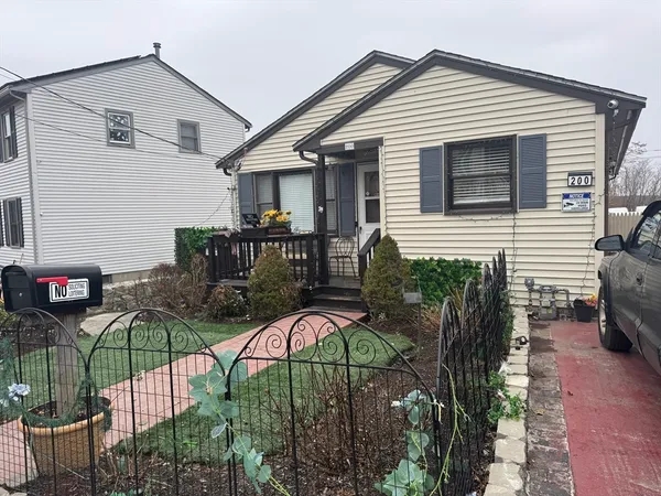 $475,000 | 200 Crescent Street, Fall River, MA 02720