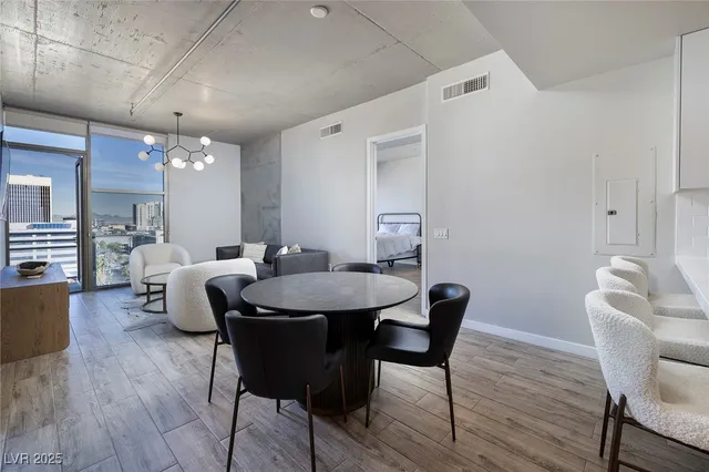 $3,000 | 353 East Bonneville Avenue, Unit 1006, Las Vegas, NV 89101