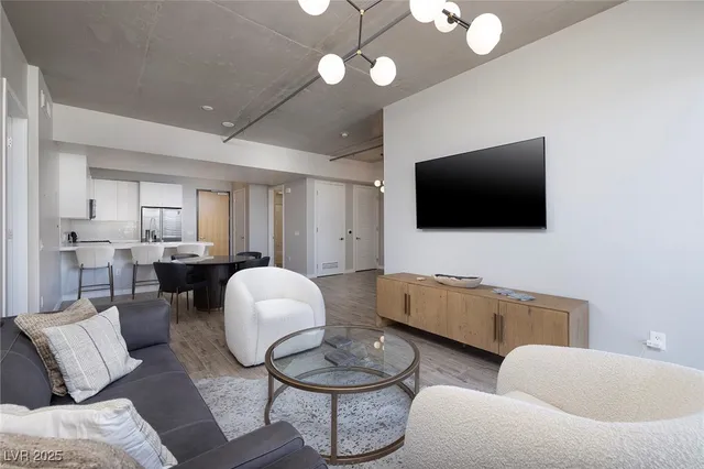 $3,000 | 353 East Bonneville Avenue, Unit 1006, Las Vegas, NV 89101