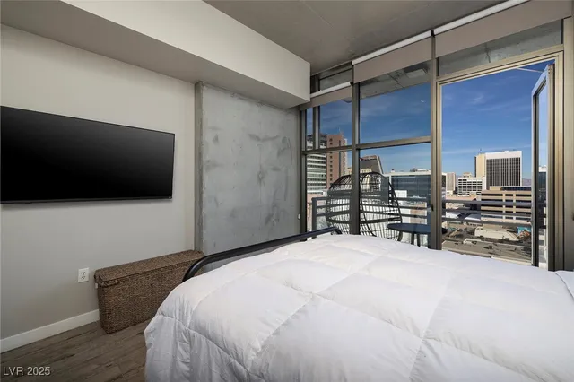 $3,000 | 353 East Bonneville Avenue, Unit 1006, Las Vegas, NV 89101