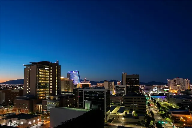 $3,000 | 353 East Bonneville Avenue, Unit 1006, Las Vegas, NV 89101