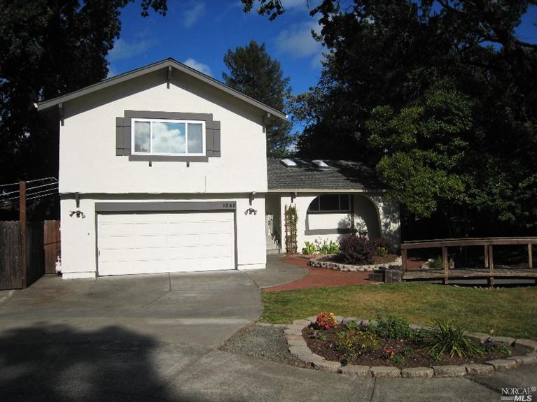 1640 Cunningham Way Santa Rosa, CA 95403 - Photo 1 of 1 a front view of a house with a yard