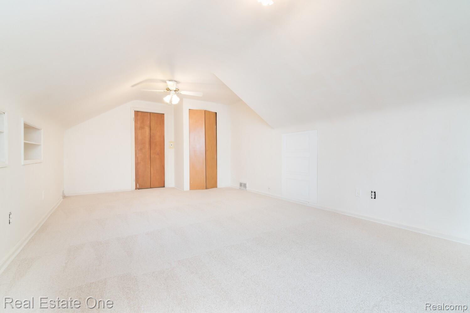 536 North Gulley Road Dearborn, MI 48128 - Photo 19 of 31 Bedroom_3_2_mls.jpg