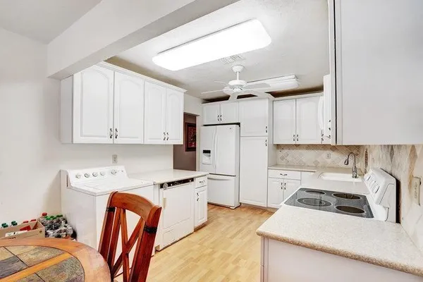 $29,899 | 14 Westgate Lane, Unit D, Boynton Beach, FL 33436