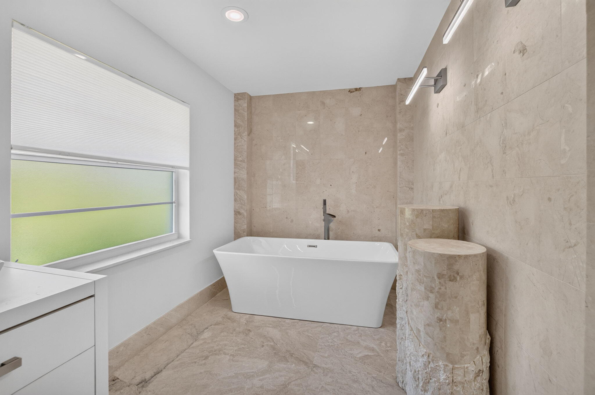 11845 Island Lakes Lane Boca Raton, FL 33498 - Photo 22 of 78 Freestanding tub