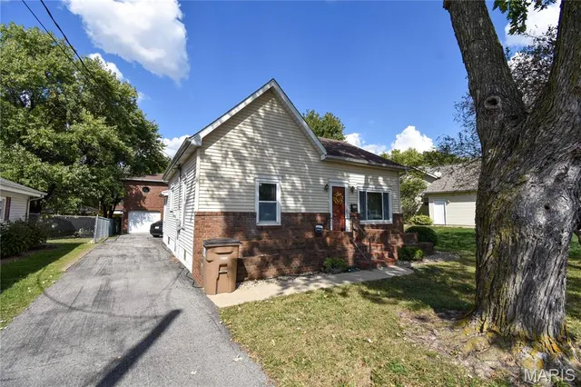 $139,900 | 719 Bunker Hill Road, Staunton, IL 62088