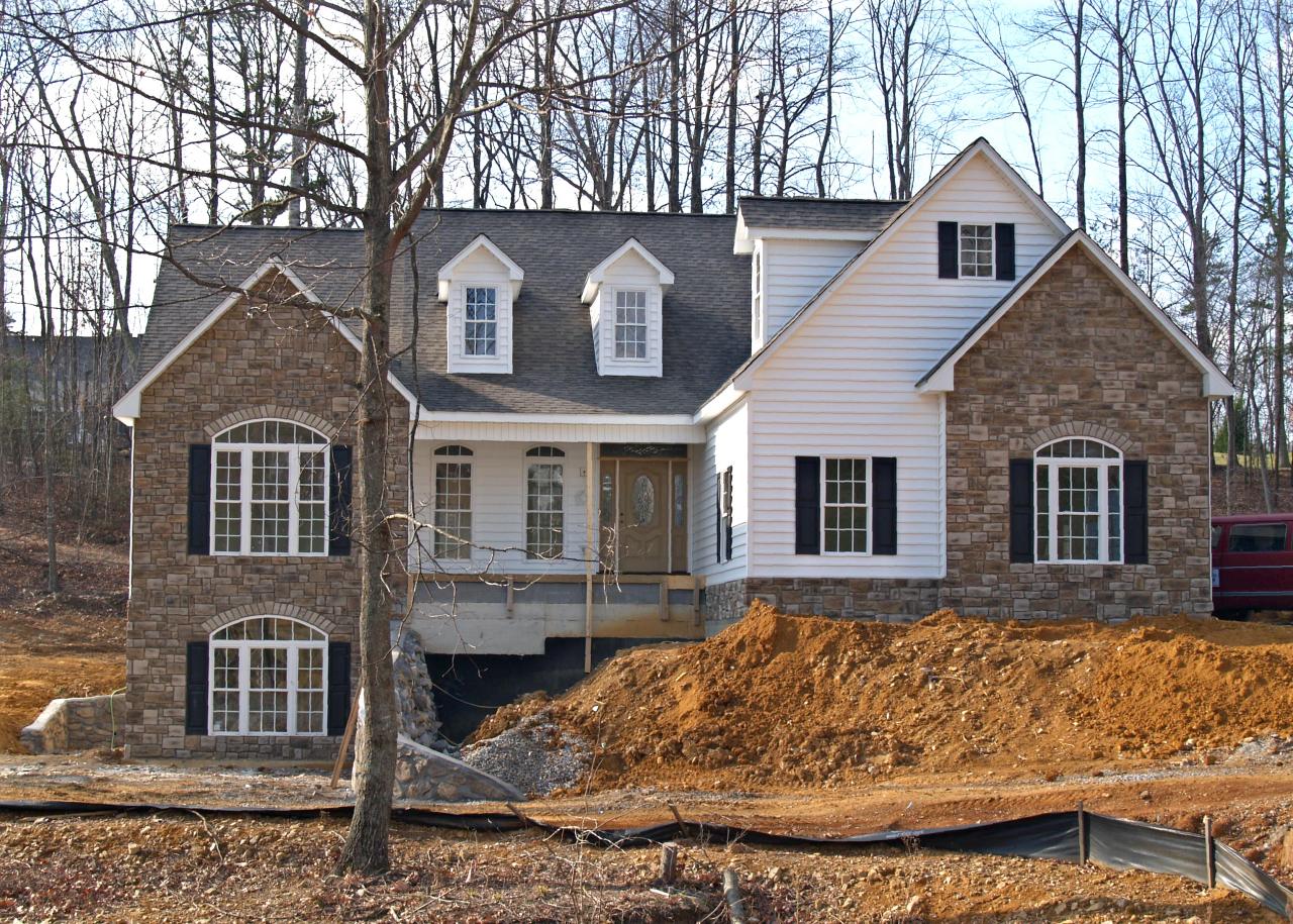 FRONT OF HOUSE