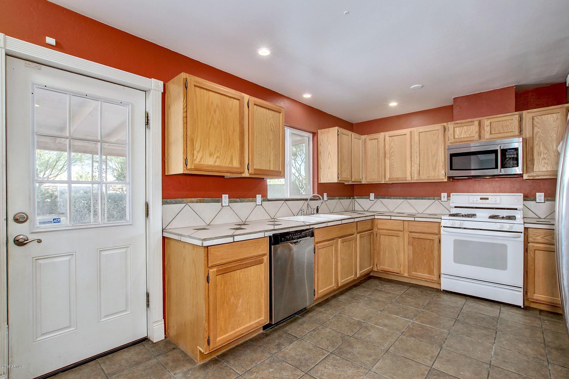 3108 East Cheery Lynn Road Phoenix, AZ 85016 - Photo 8 of 20 Kitchen