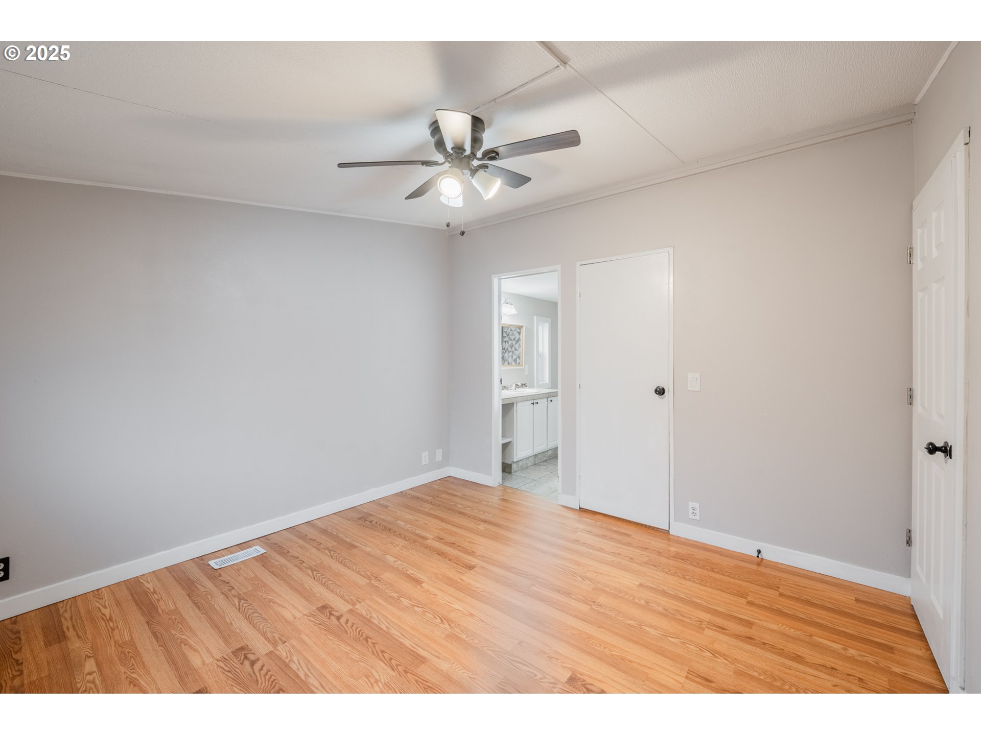 428 Southwest Boston Way, Unit 73 Beaverton, OR 97006 - Photo 15 of 25 a view of an empty room