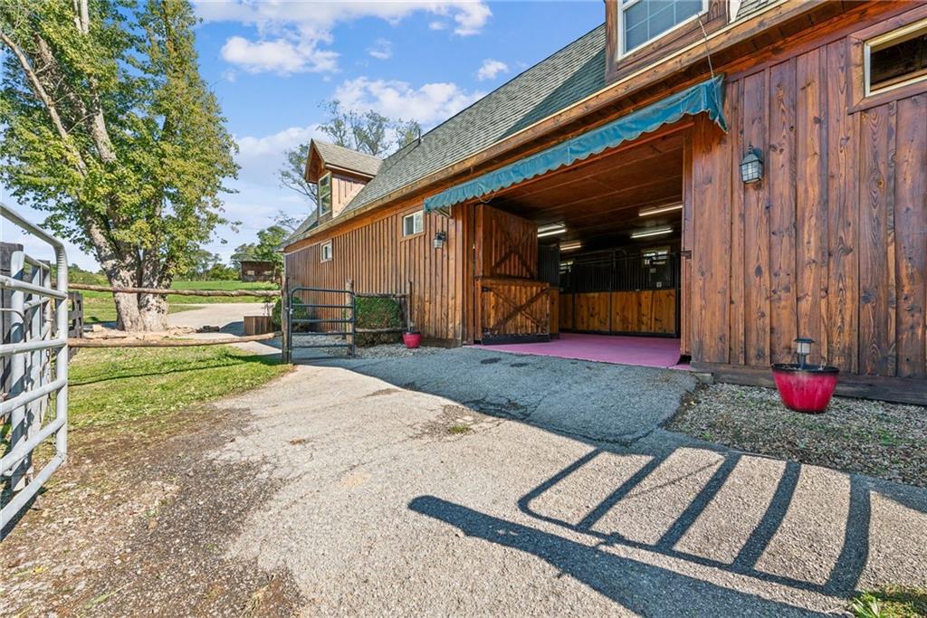 234 Beatty County Road Latrobe, PA 15650 - Photo 3 of 50