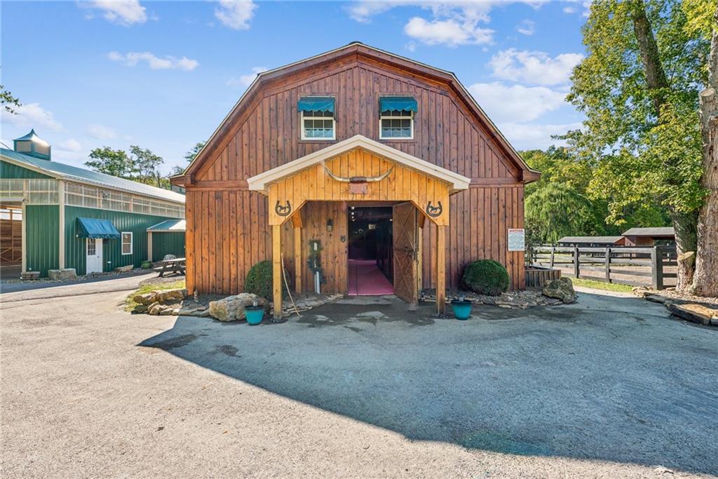 234 Beatty County Road Latrobe, PA 15650 - Photo 4 of 50