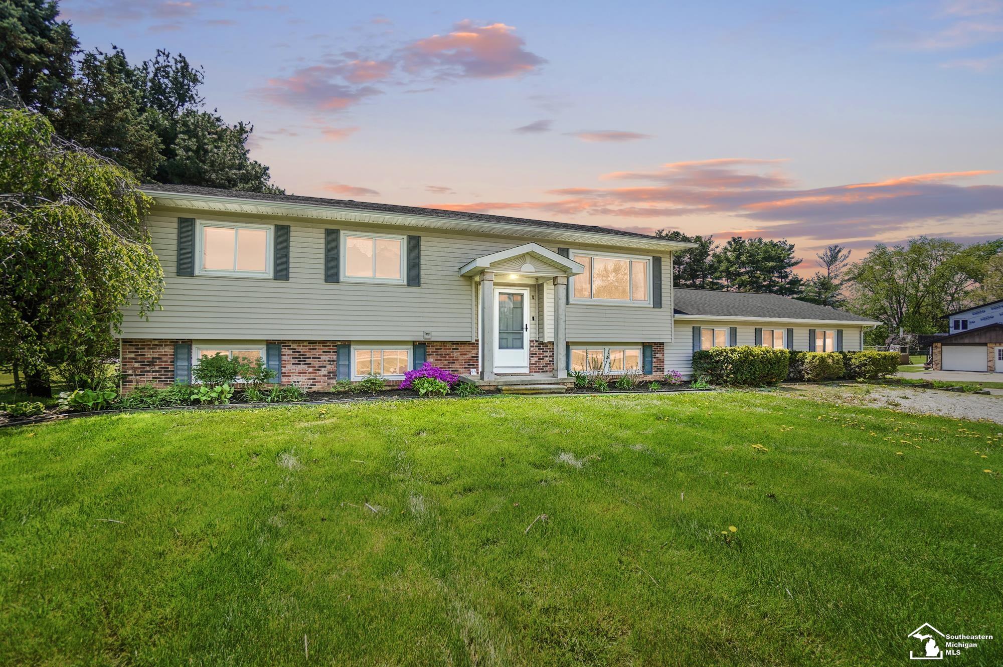 3299 Kelly Road La Salle, MI 48145 - Photo 4 of 49 50173435-a6fd7880-c7a1-4f47-b575-20f55296b9eb.JPG