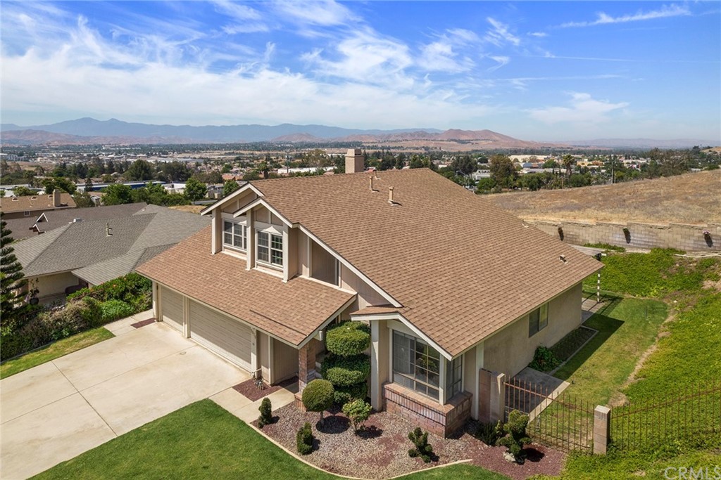 5975 Helmcrest Drive Riverside, CA 92509 - Photo 3 of 30