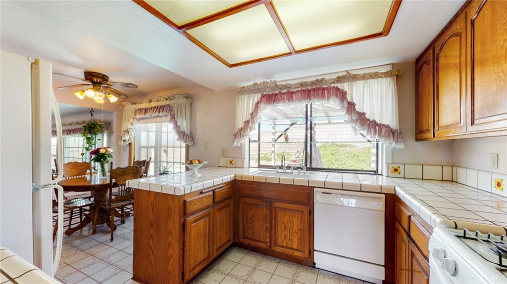 5975 Helmcrest Drive Riverside, CA 92509 - Photo 9 of 30