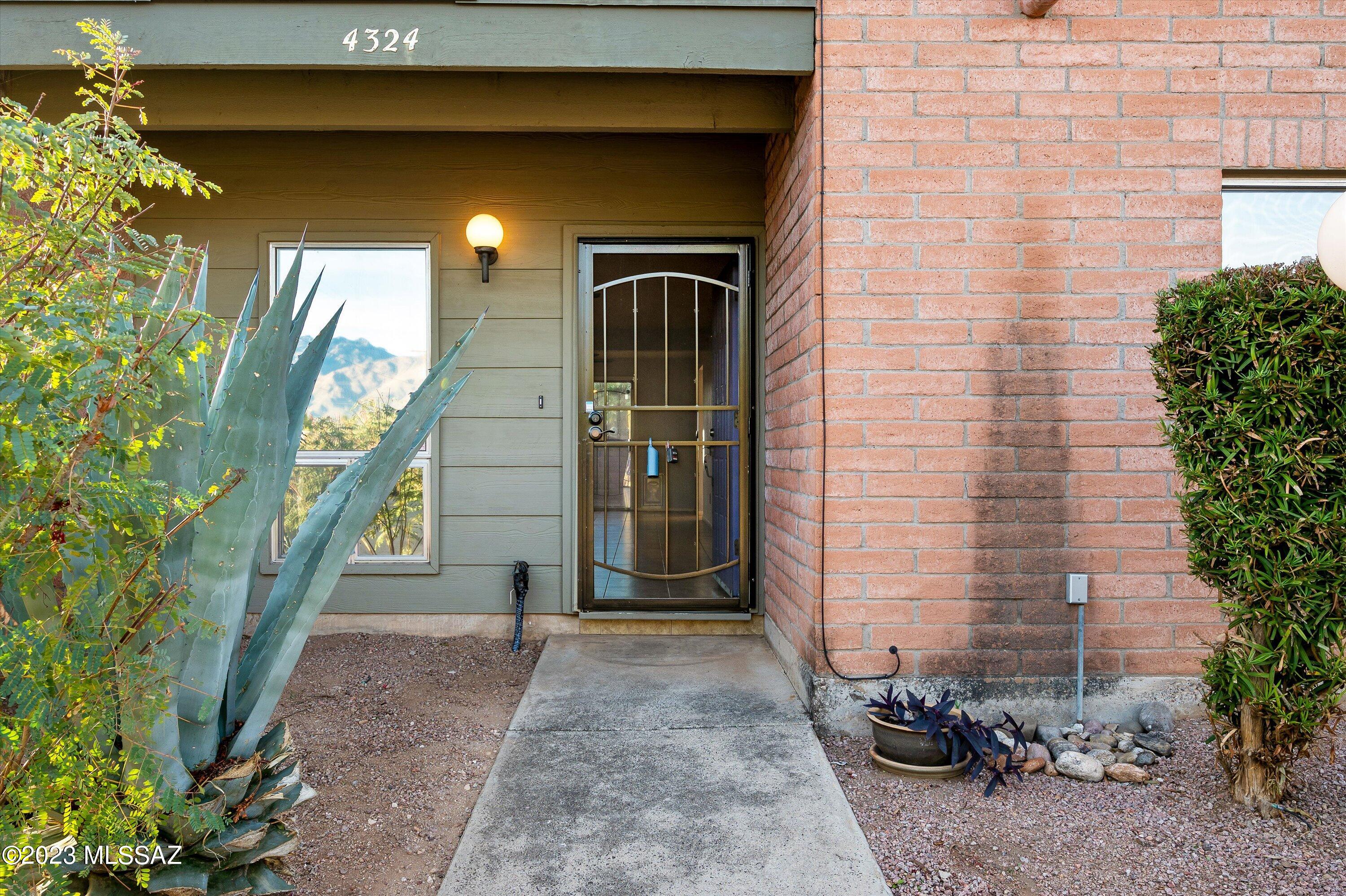 4324 East Blanton Road Tucson, AZ 85712 - Photo 3 of 29