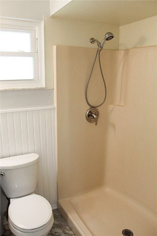 102 Cardinal Drive Sebastian, FL 32958 - Photo 22 of 34 a bathroom with a toilet and a shower