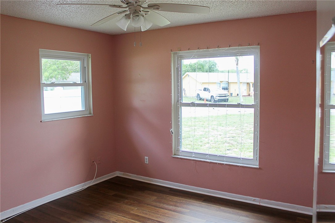 102 Cardinal Drive Sebastian, FL 32958 - Photo 24 of 34 an empty room with a window