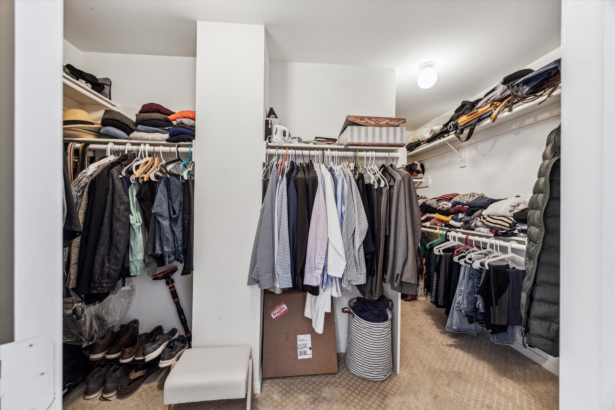 920 Cohn Street Houston, TX 77007 - Photo 17 of 24 LARGE WALK-IN PRIMARY CLOSET