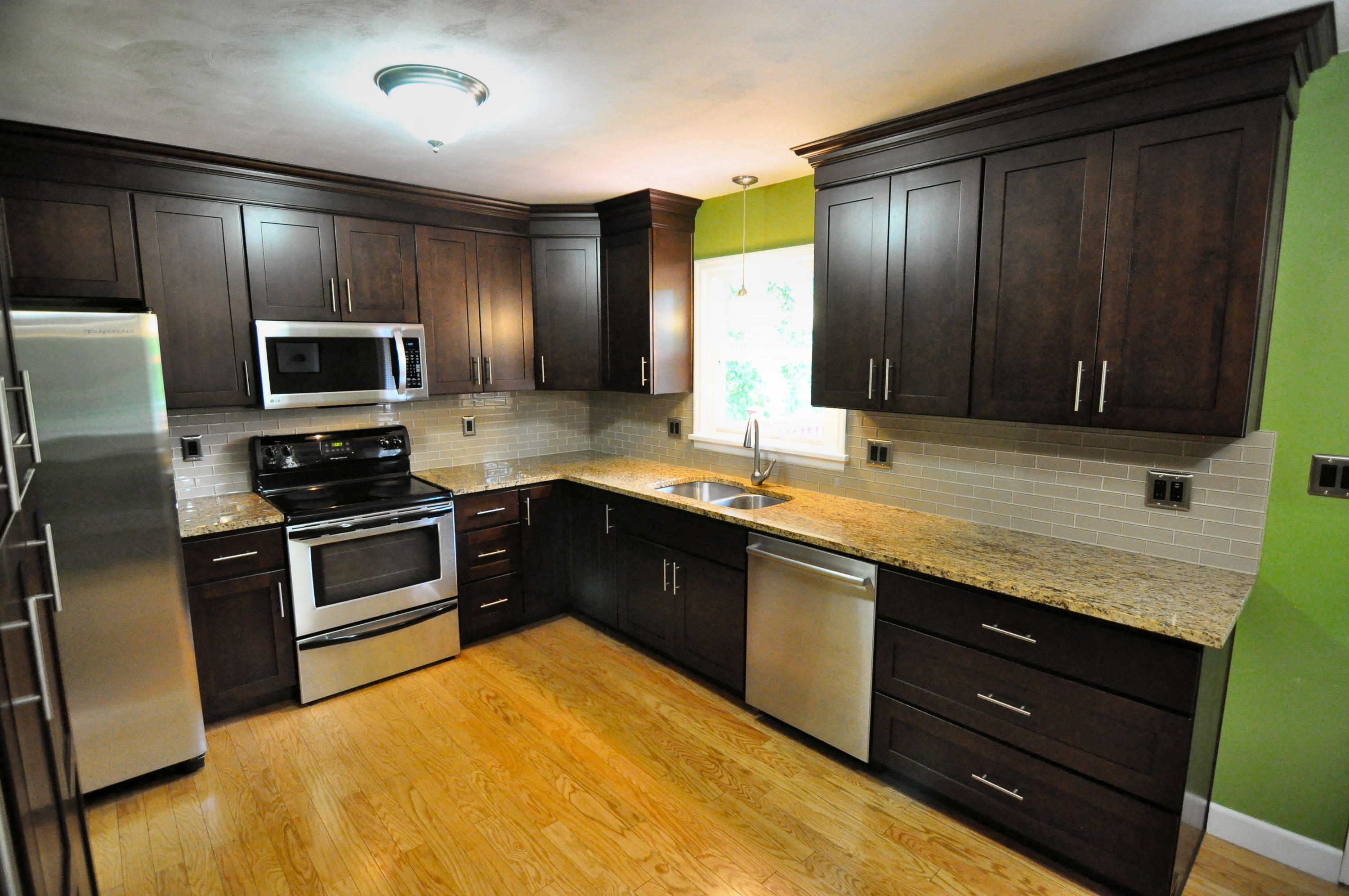 5129 Springer Road Northeast Roanoke, VA 24012 - Photo 8 of 37 KItchen (3)