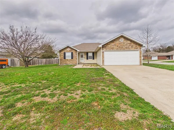 $215,000 | 1117 Apple Lane, Lebanon, MO 65536