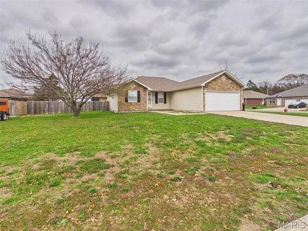 $215,000 | 1117 Apple Lane, Lebanon, MO 65536