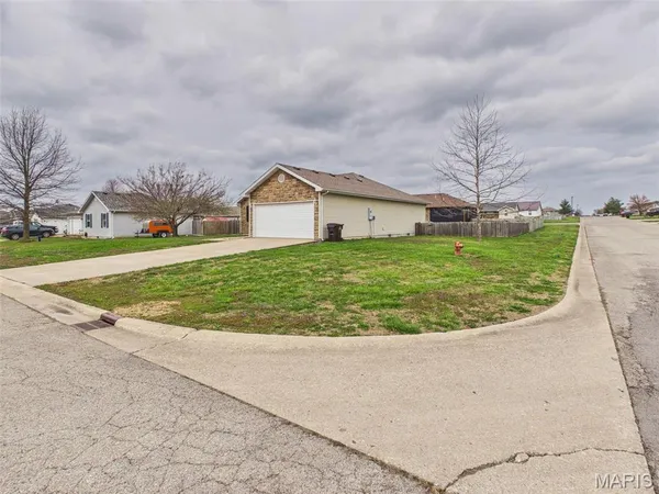 $215,000 | 1117 Apple Lane, Lebanon, MO 65536