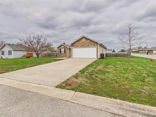 $215,000 | 1117 Apple Lane, Lebanon, MO 65536