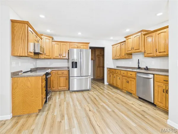 $215,000 | 1117 Apple Lane, Lebanon, MO 65536