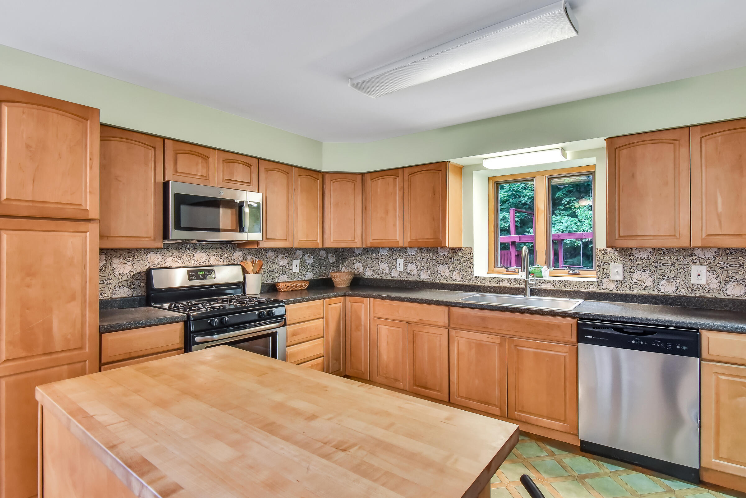 291 Eight Rod Road Augusta, ME 04330 - Photo 16 of 37 109571gr-114
