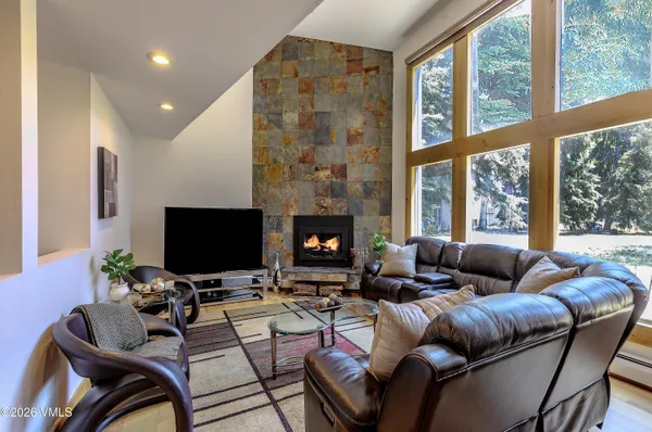 $910,000 | 142 Eagle Drive, Unit B4, Eagle-Vail, CO 81620