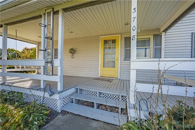 $259,900 | 3708 North Ridge Road, Cambria, NY 14094