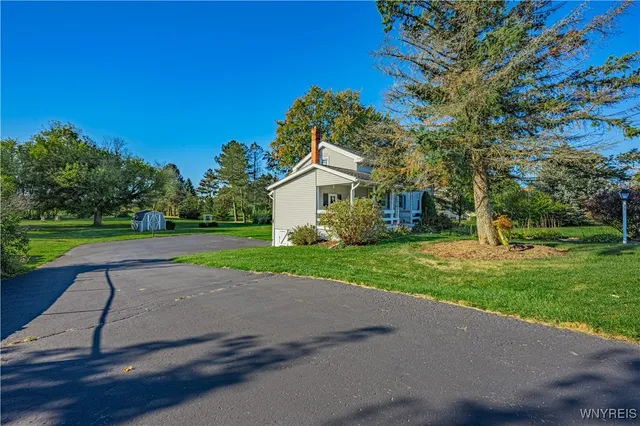 $259,900 | 3708 North Ridge Road, Cambria, NY 14094