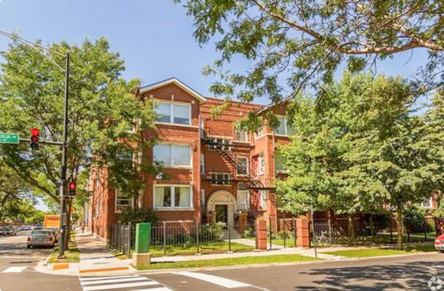 $1,350 | 1250 West Montrose Avenue, Unit 131, Chicago, IL 60640