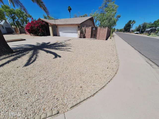 $2,825 | 2839 East Altadena Avenue, Phoenix, AZ 85028