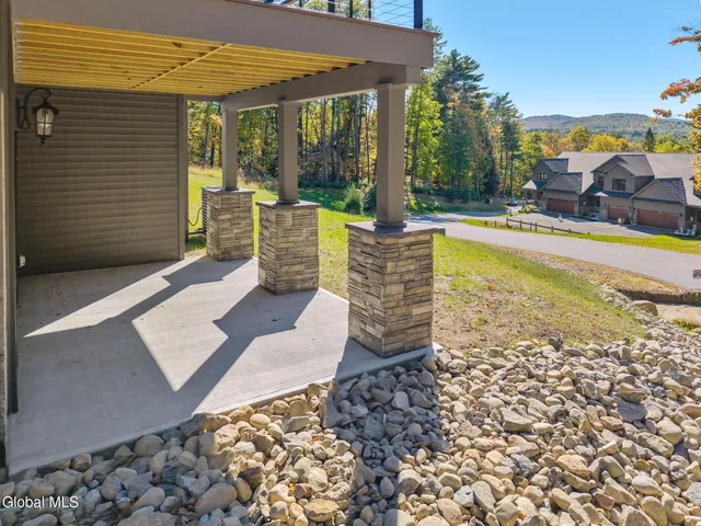 $699,000 | 24 Hill Crest Lane, Unit 7, Lake George, NY 12845