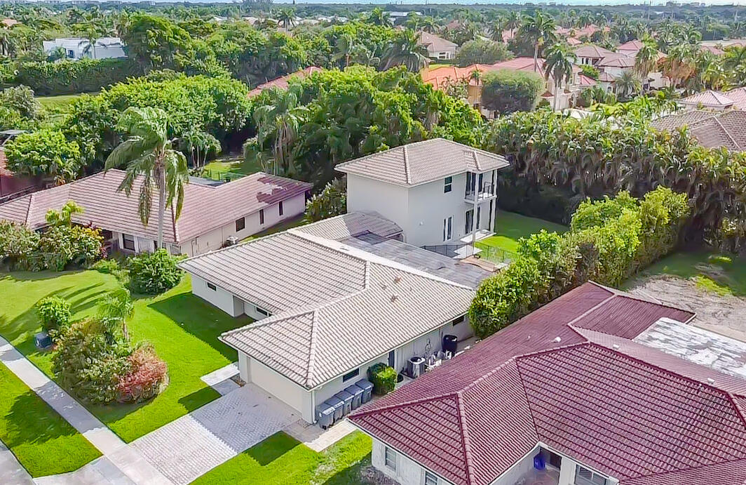 7304 San Sebastian Drive Boca Raton, FL 33433 - Photo 4 of 46 155D9CC7-3431-43BC-B782-5CD6ECFFFDB2