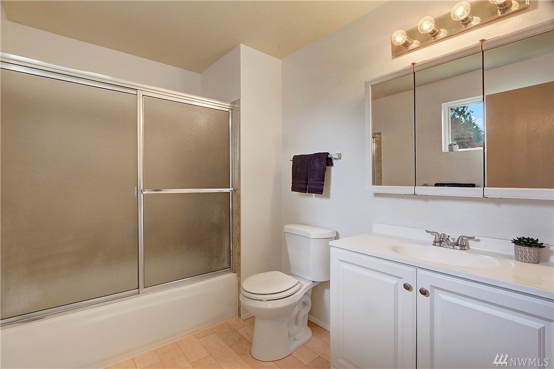 12951 Southeast 159th Street Renton, WA 98058 - Photo 11 of 21 Gallery Image 11